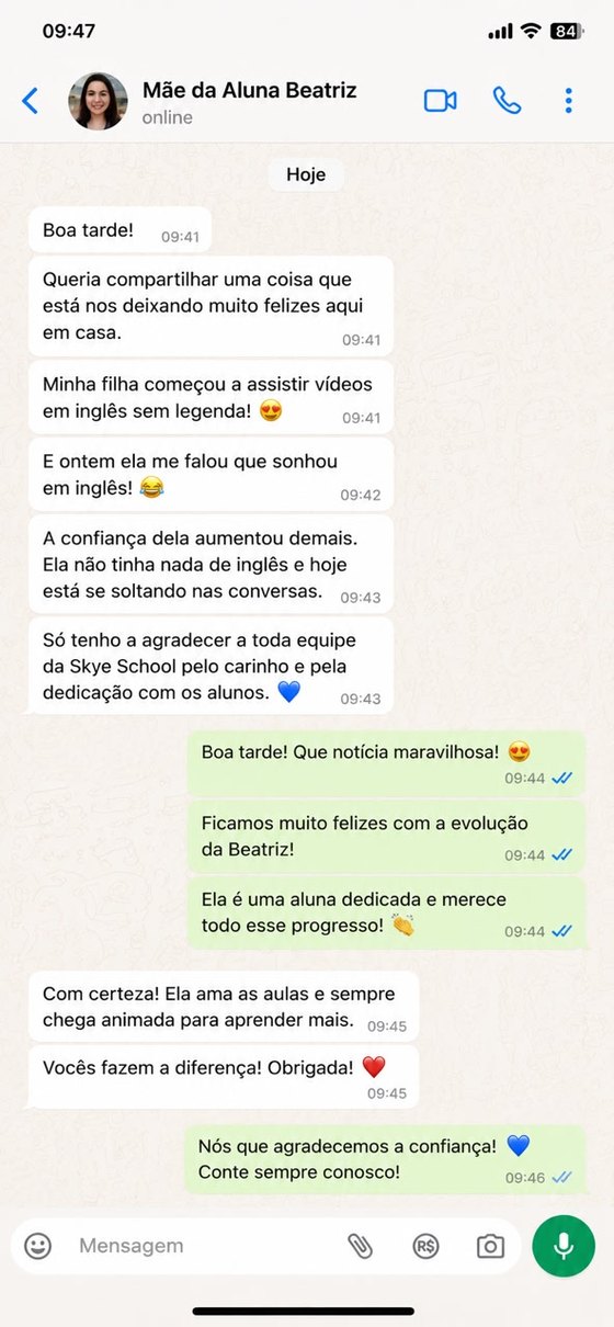 Depoimento da mãe da aluna Beatriz sobre evolução no inglês